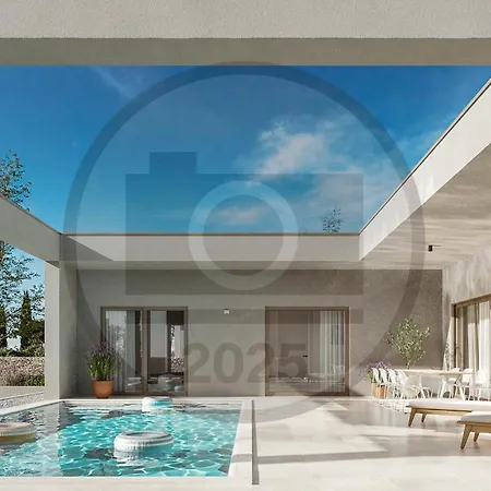 Beautiful Home In Tar 펜션